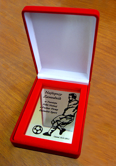 ozdobne etui okoliczno�ciowe z tabliczk� puchary statuetki medale