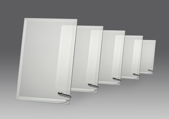 tabliczka grawerowana na statuetk� W203-W205 puchary statuetki medale